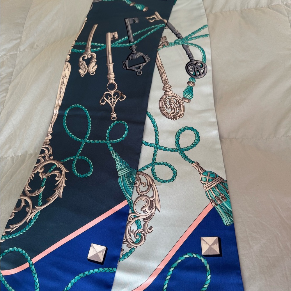 Hermes Blue silk Scarf Twilly - Picture 3 of 8
